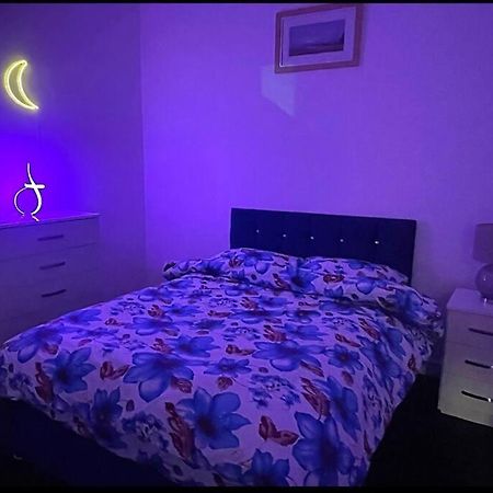 Apartamento Modern 2-Bed Flat In Salford Mánchester Exterior foto